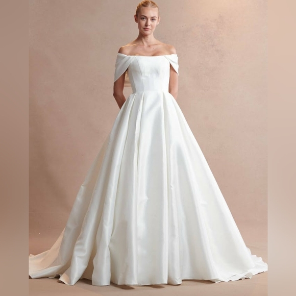 acw18975 Dresses & Skirts - Wedding dress, off white off the shoulder lace up back bridal gown